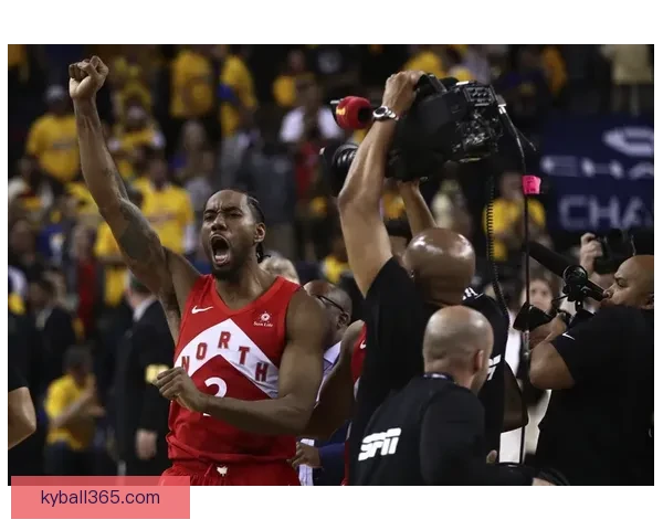 小卡手腕带伤征战猛龙全场坚持展现顽强斗志